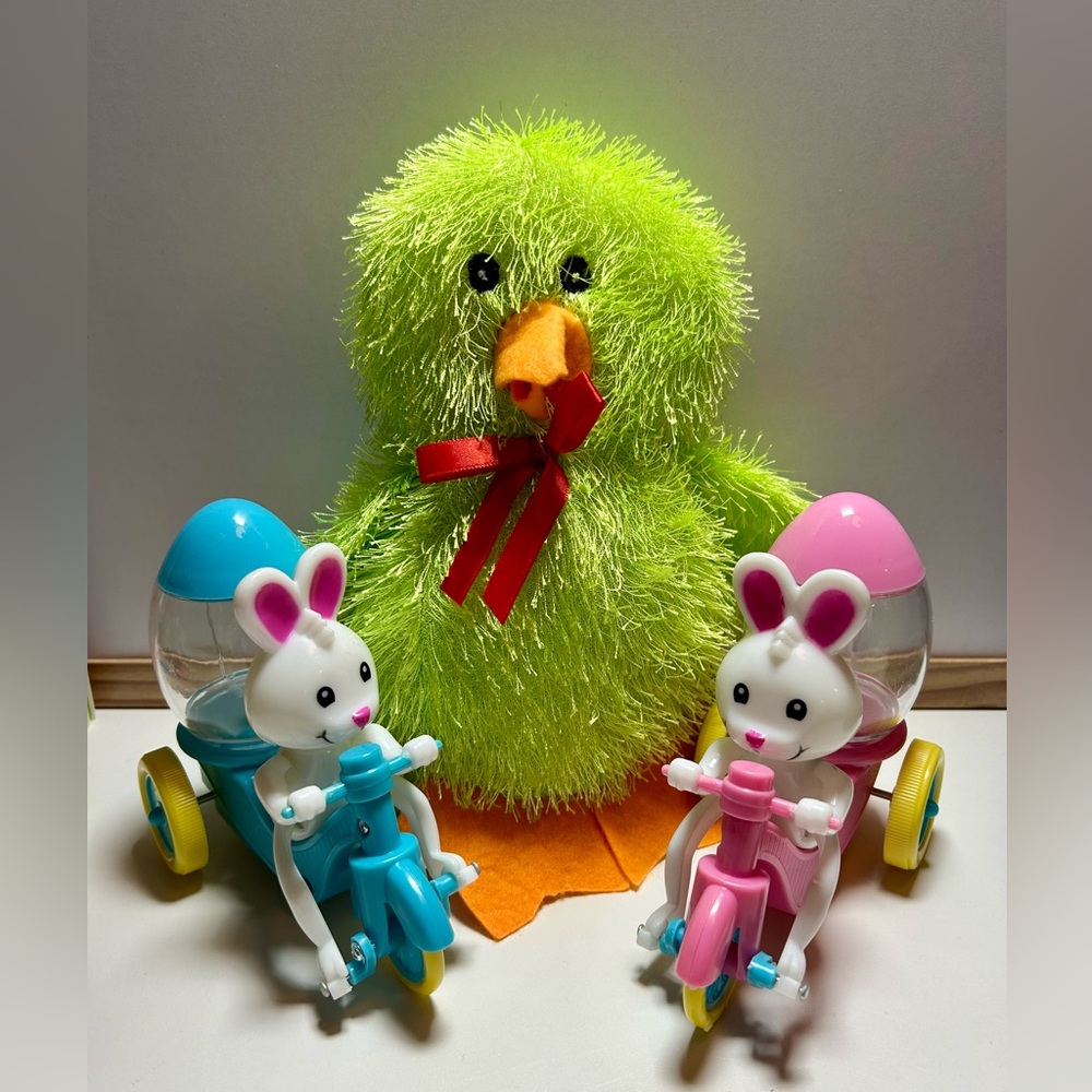 ✅NWT Beverly Hills Teddy Bear Co Fuzzy Plush Toy Chick